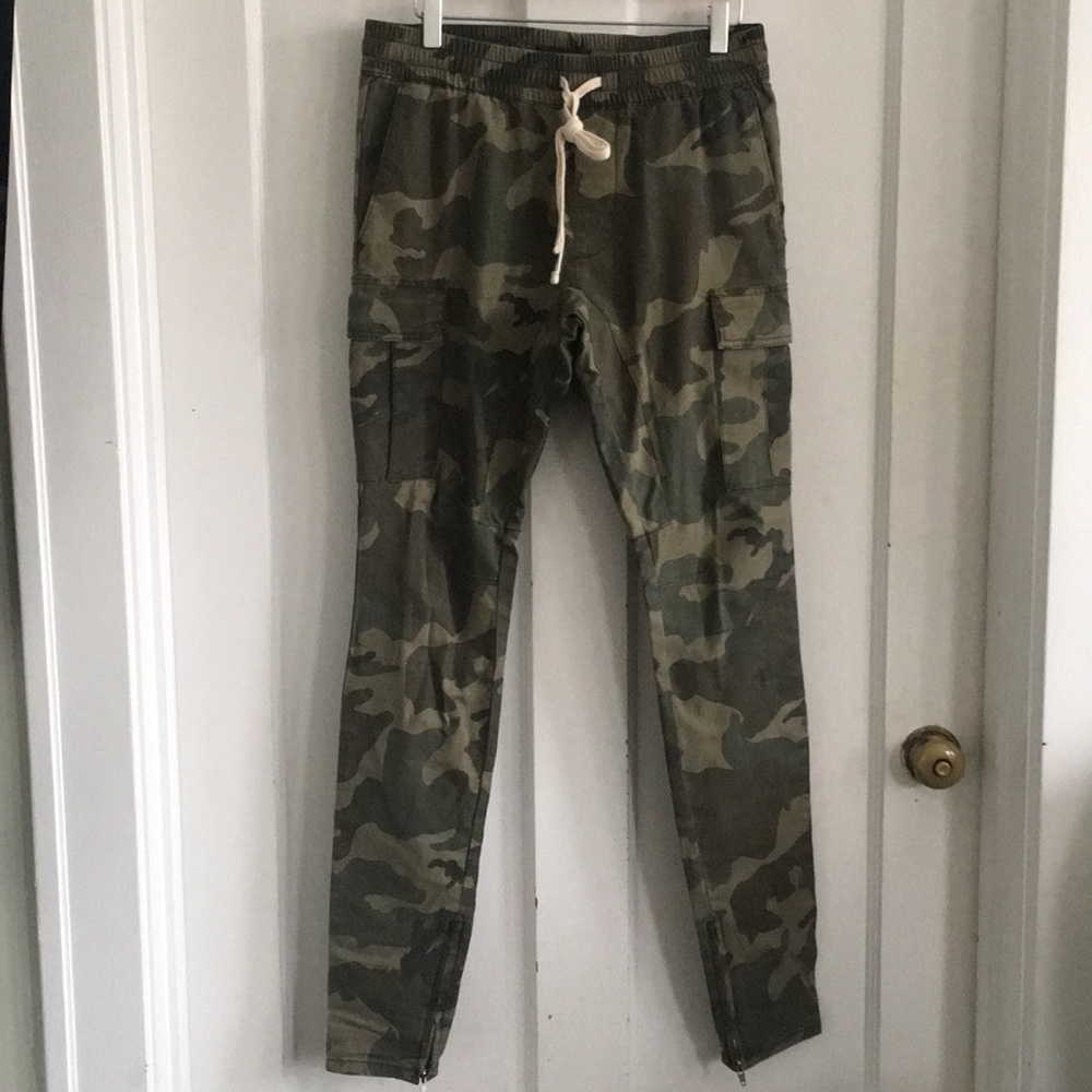 PacSun Camouflage pants